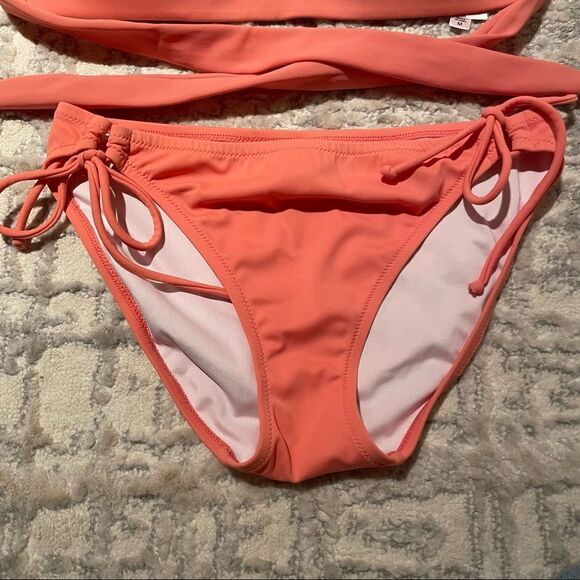 🚨 3 for $25 - VICTORIA’S Secret Coral Bikini - Picture 2 of 13